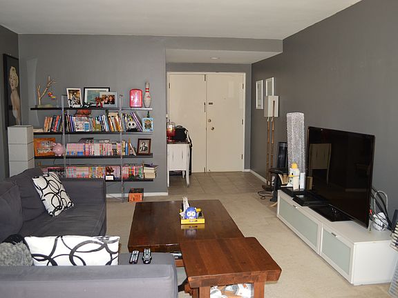 5th image of 5674 Windsor Way Unit 211
