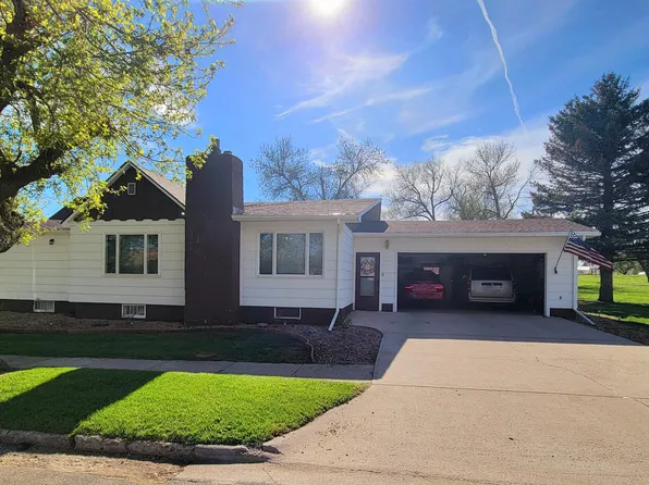 908 7th St, Eureka, SD 57437