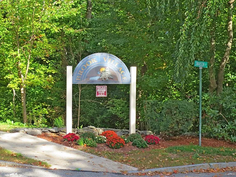 52 Swanson Ct — Photo 18