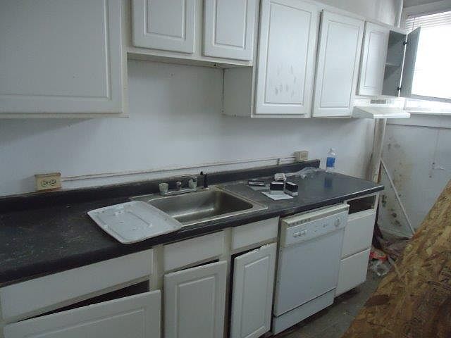 2nd image of 1316 Division St