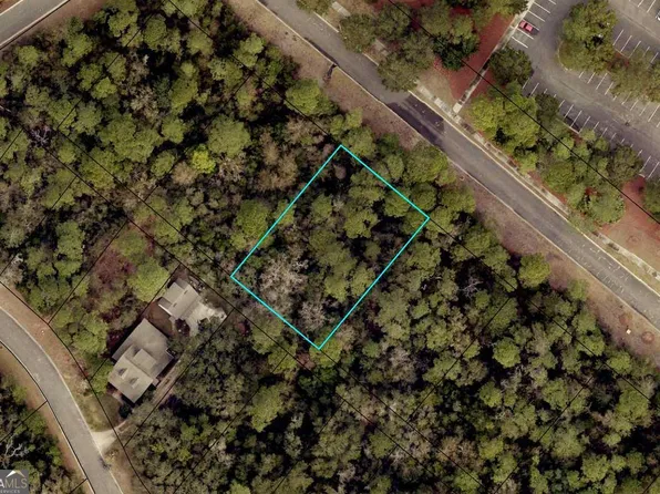 304 Clubhouse Cir, Saint Marys, GA 31558