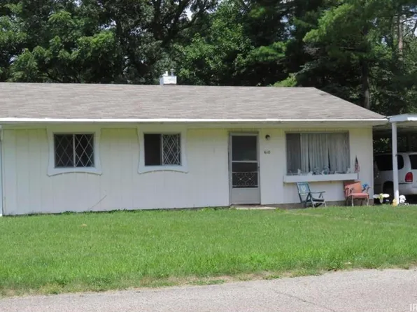 910 W 9th St, Rochester, IN 46975