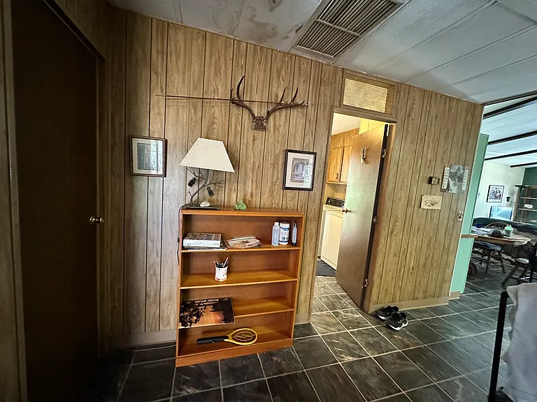 4460 Northwood Dr — Photo 10