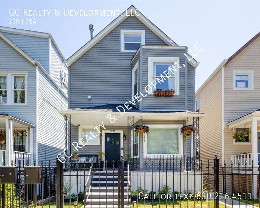 1st image of 1937 N Hamlin Ave #2