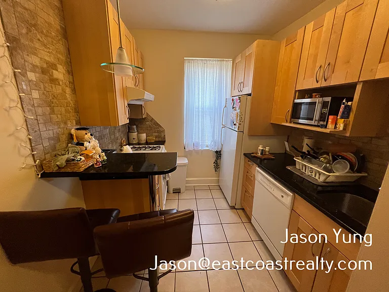 25-29 Queensberry St #20 — Photo 3