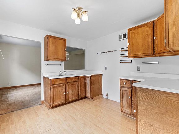 4th image of 1110 S 123rd STREET