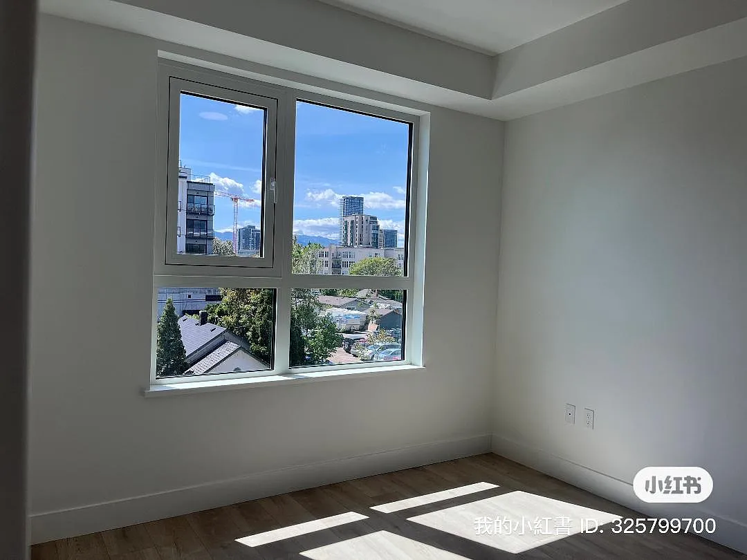 2 bed, 706 sqft, $2,200 — Photo 2