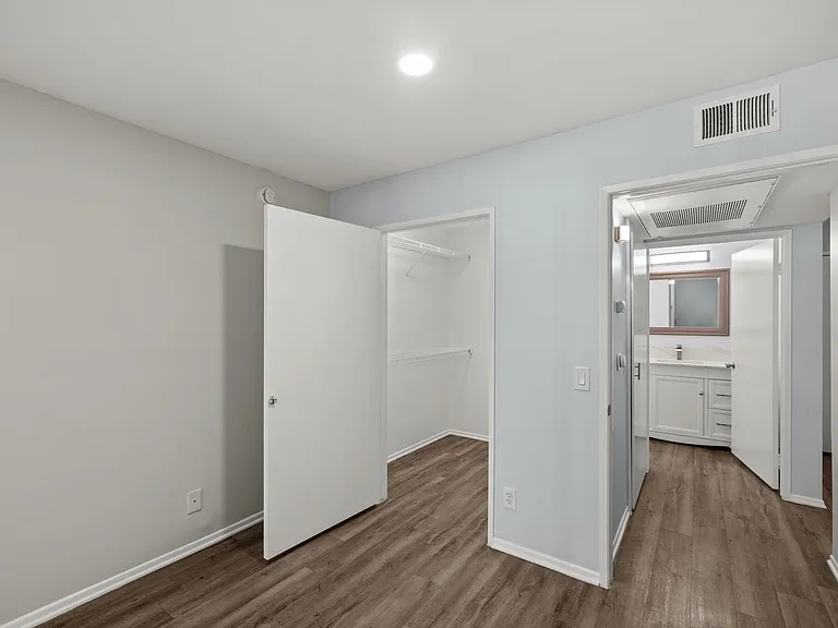 1223 Federal Ave — Photo 136