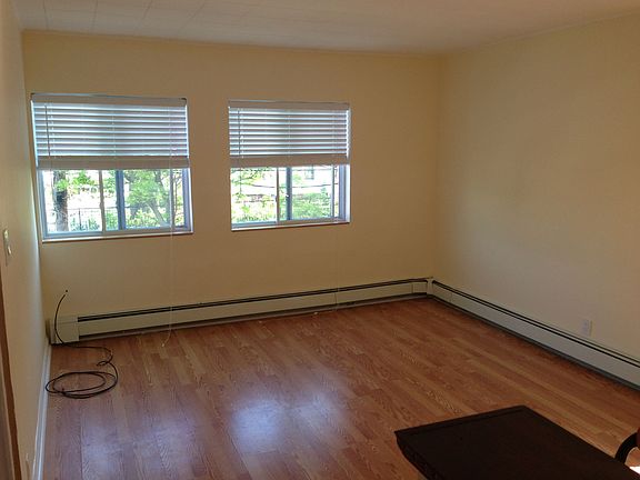 3rd image of 2959 Schley Ave #2