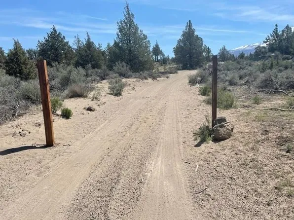 21 Shasta Valley Rd, Weed, CA 96094