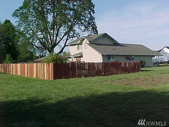 3rd image of 104 Skyhawk Dr