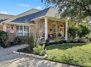 807 Coral Rdg E, College Station, TX 77845