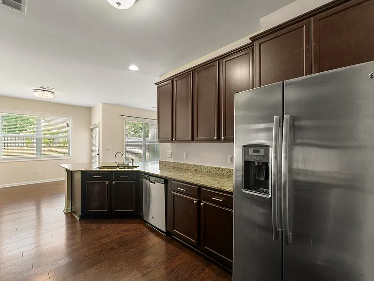 201 Ashewicke Dr — Photo 5