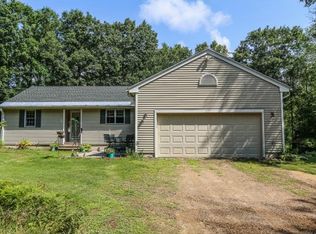73 Hanson Rd, Chester, NH 03036