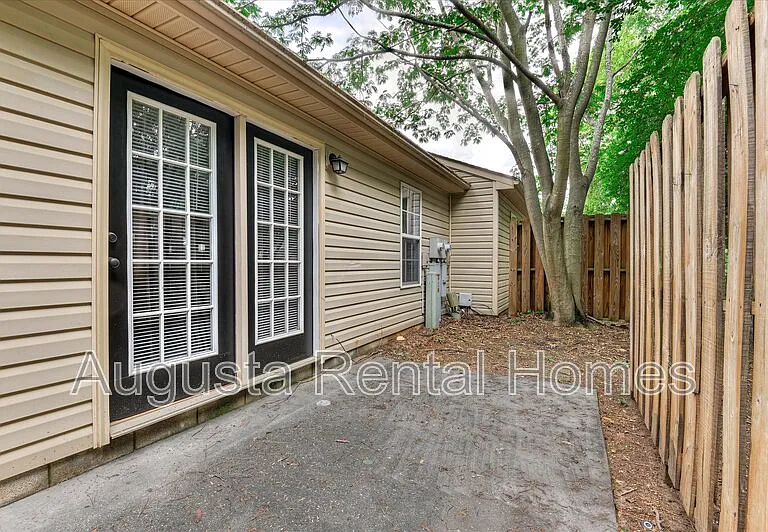 111 Kelly Dr SW — Photo 36
