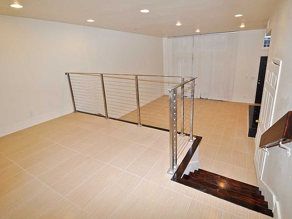 3rd image of 1138 20th St APT 12