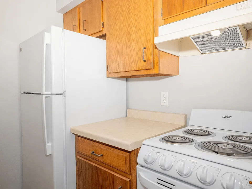 130 S Burritt Ave