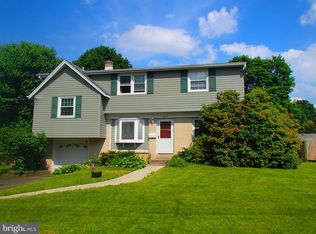 925 Worthington Dr, Warminster, PA 18974