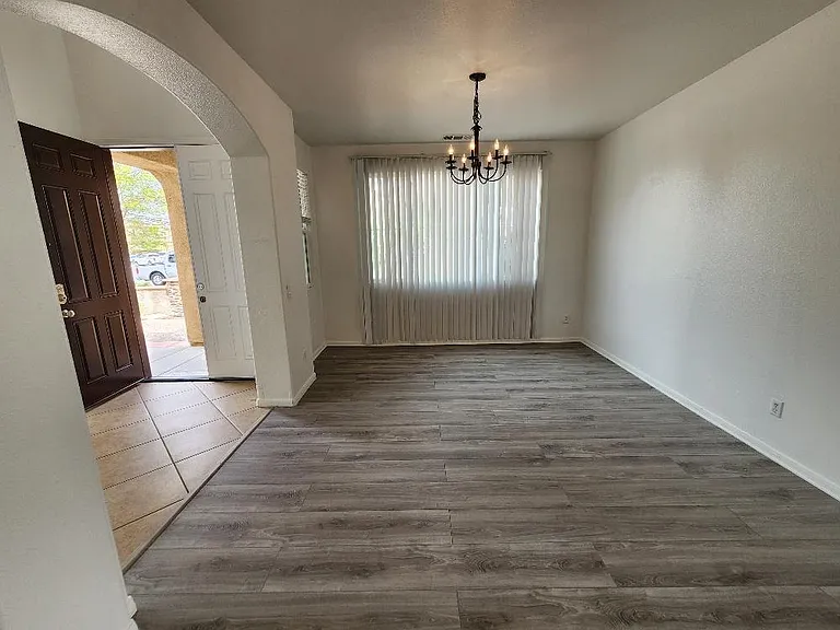 593 Hyacinth Rd — Photo 10