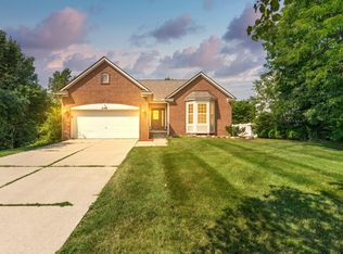 3148 Fenview Dr, Ann Arbor, MI 48108
