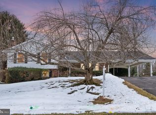 6627 Kennedy Ln, Falls Church, VA 22042