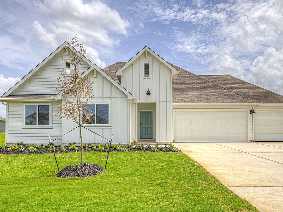 1st image of 409 Kolbo Crossing Cove