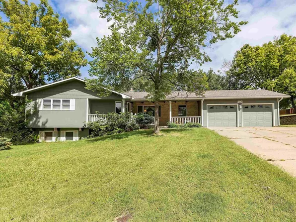 303 W Durink St, Saint Marys, KS 66536