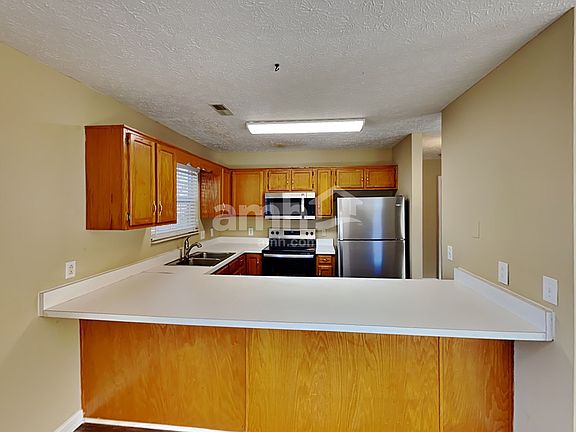 3rd image of 1802 Apple Valley Cir