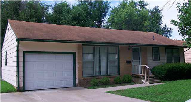 1st image of 1545 Terrace Dr