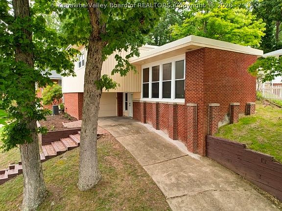 2nd image of 918 Churchill Cir