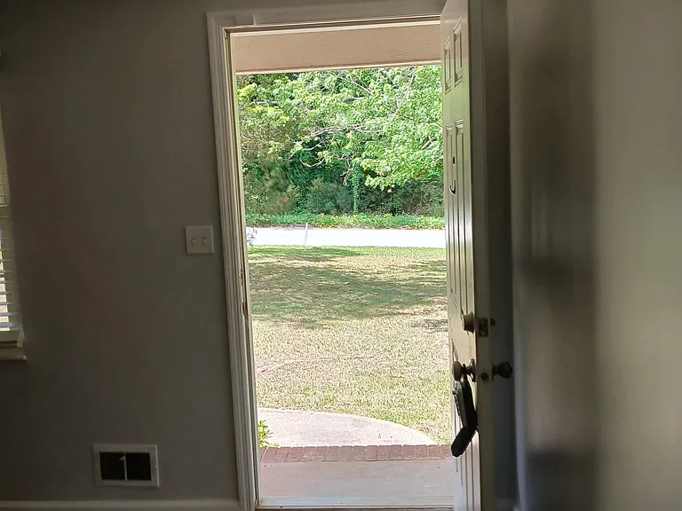 6090 King Arthur Dr — Photo 8