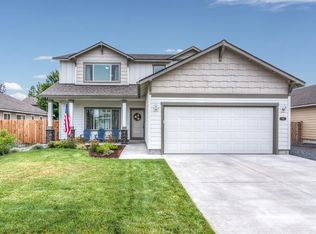 656 NW 25th St, Redmond, OR 97756