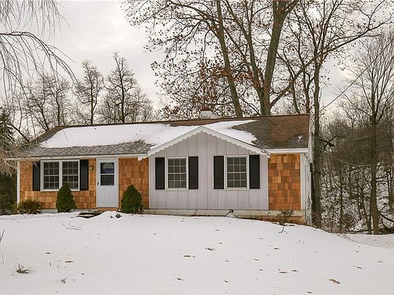 2nd image of 32 Oak Hill Ter