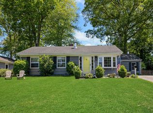 233 Sun Dance Rd, Stamford, CT 06905