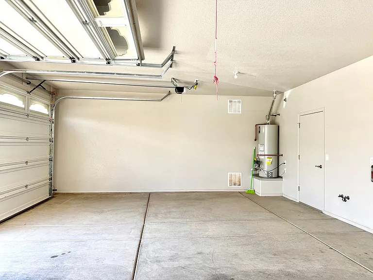 1169 Barnes Dr — Photo 41