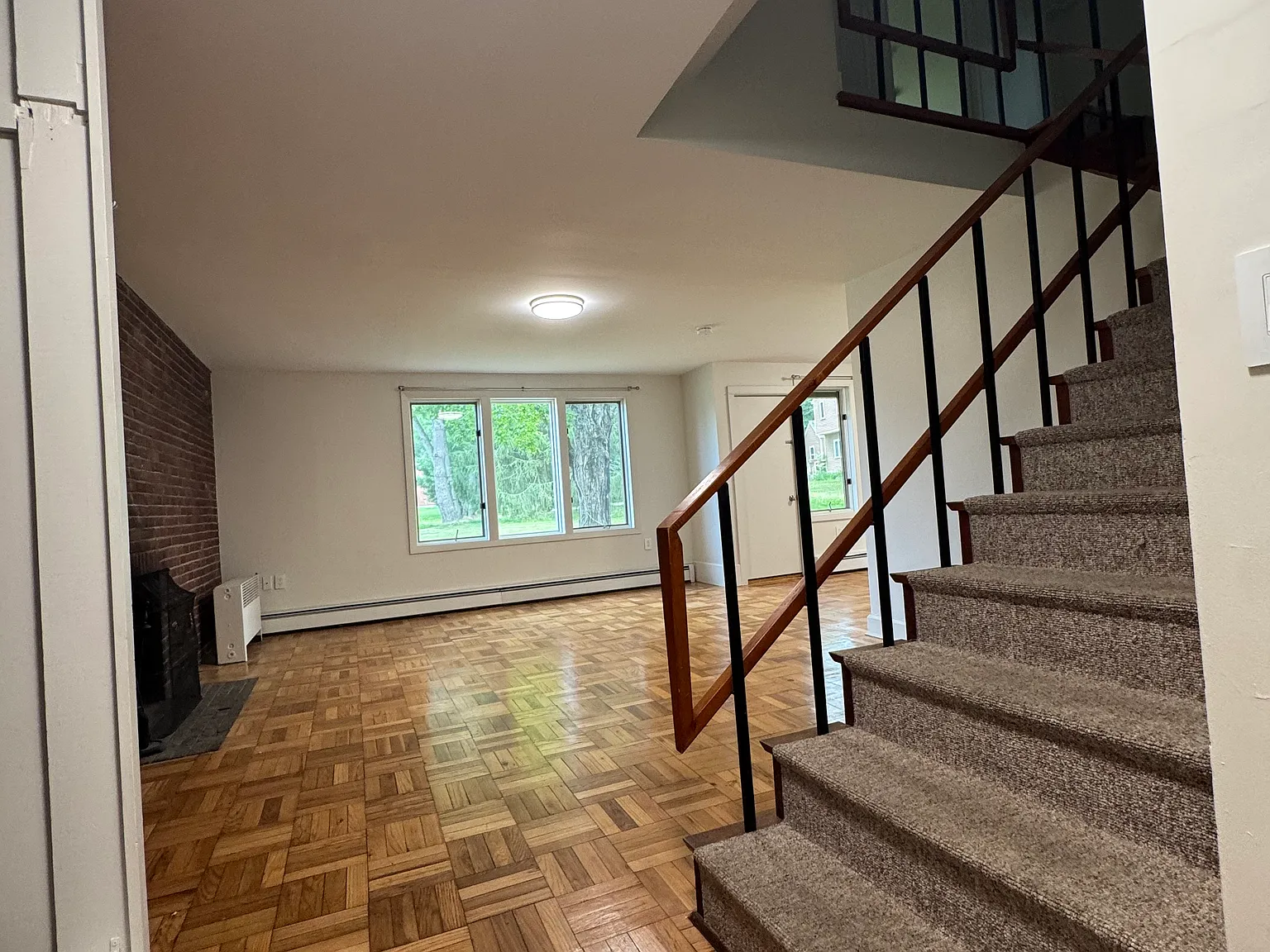 3 bed, 1300 sqft, $1,875 — Photo 2