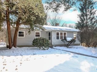 7 Longview Rd, Sandy Hook, CT 06482