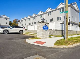 4 Beacon Sq #5, Fairfield, CT 06825