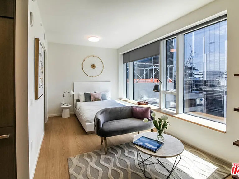 889 Francisco St #905 — Photo 7
