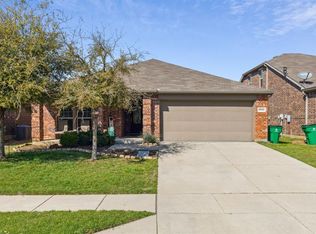 8625 Yosemite Trl, Aubrey, TX 76227
