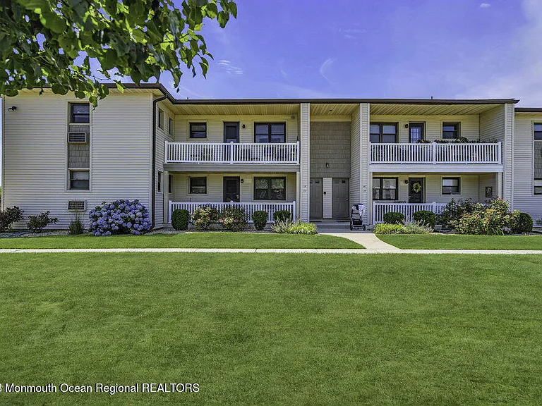 187 Wharfside Dr #187 — Photo 2