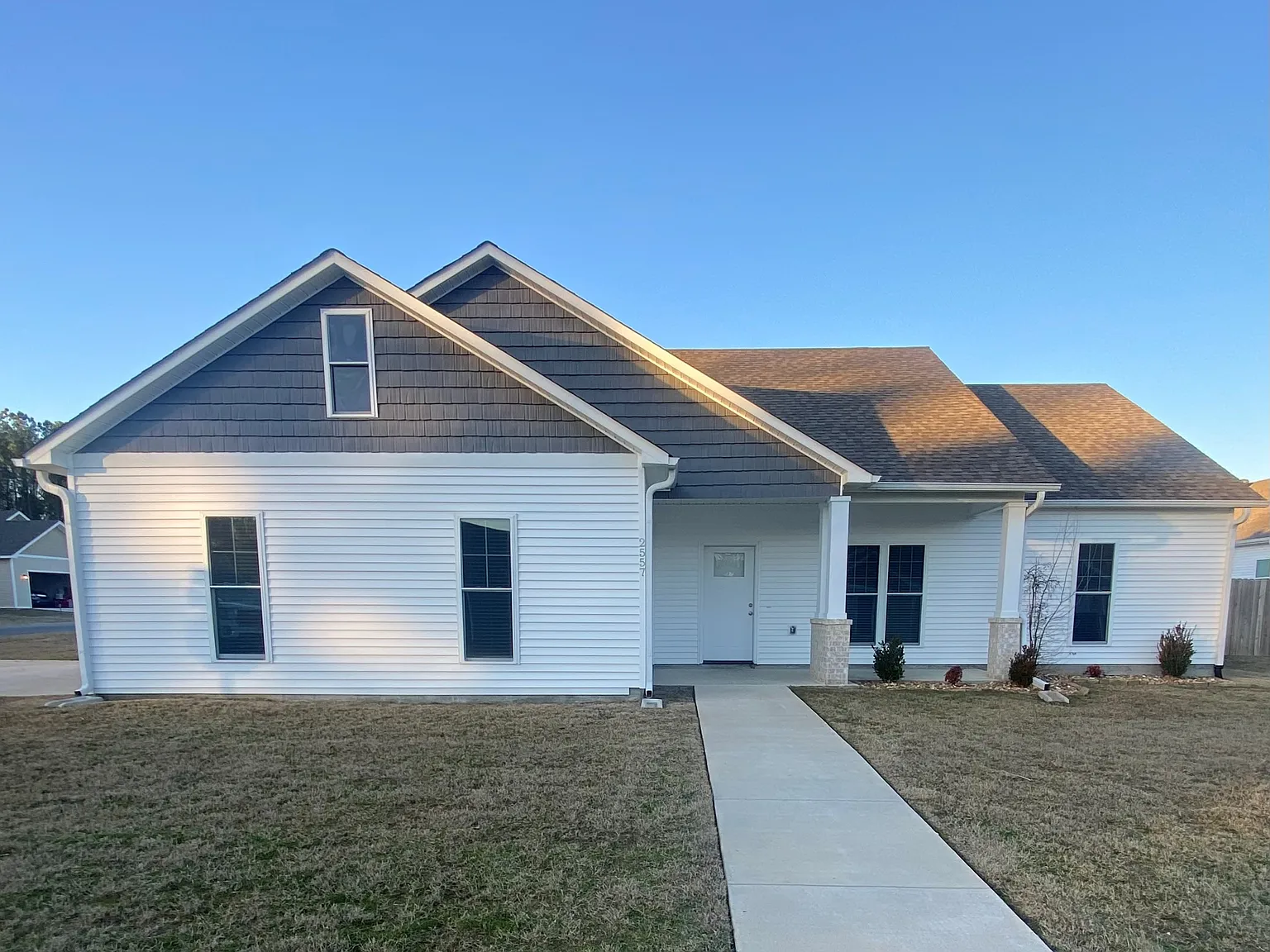 3 bed, 1606 sqft, $1,850 — Photo 1
