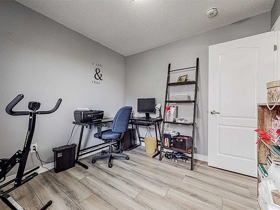 4th image of 182 Parkinson Cres