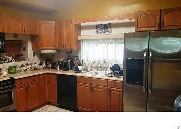2nd image of 1516 Saint Lawrence Ave