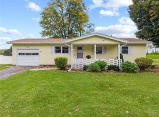 2814 Forest Hill Dr, Auburn, NY 13021