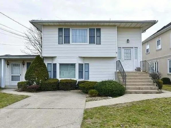 7 Sicardi, Carle Place, NY 11514