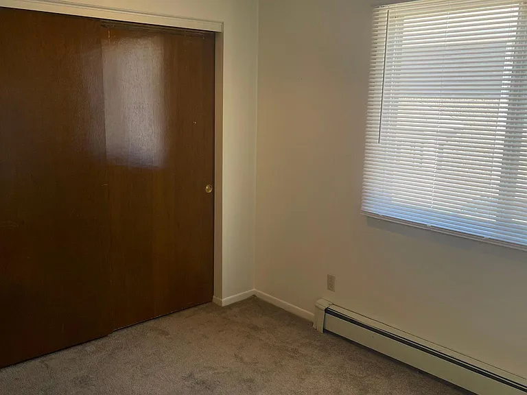 505 S Van Buren St #6 — Photo 9