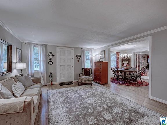 5th image of 1349 Columbia Dr