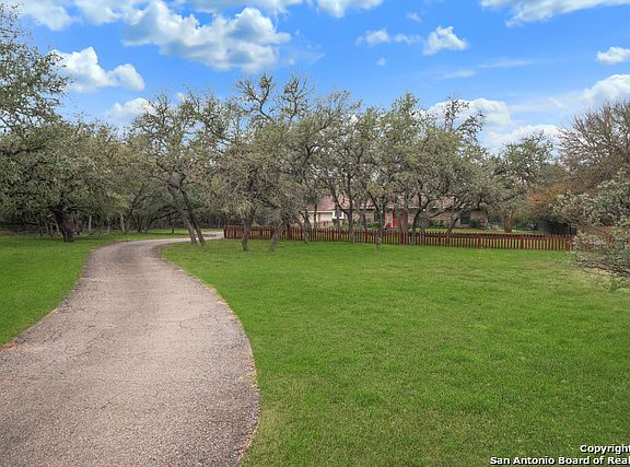 2nd image of 2738 Oak Hvn