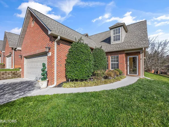 560 Meadow Walk Ln, Lenoir City, TN 37772